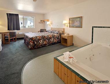 Northwoods Inn And Suites Ely Ruang foto