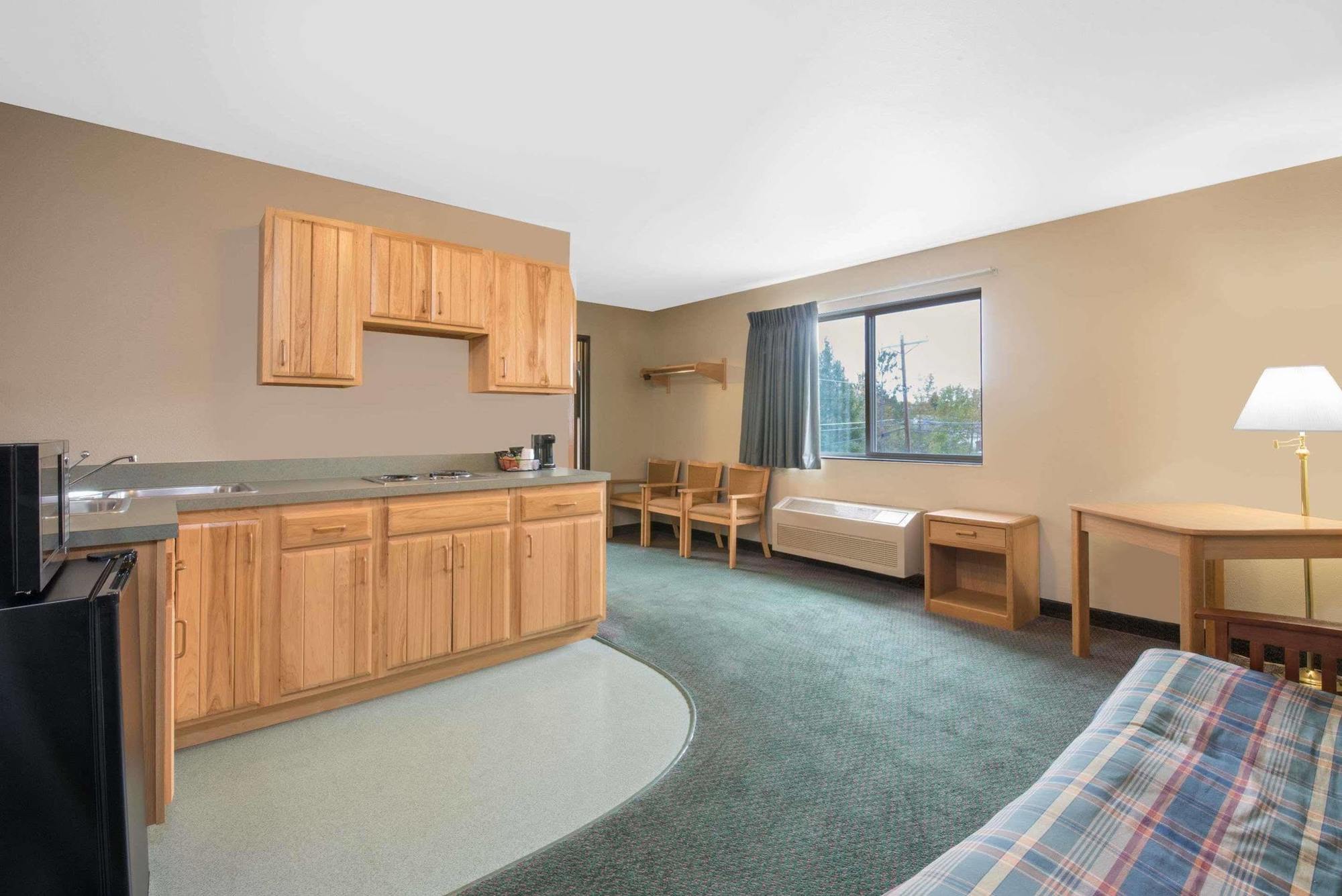 Northwoods Inn And Suites Ely Bagian luar foto